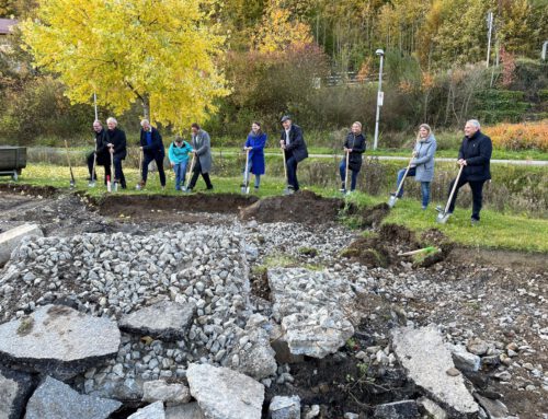 Spatenstich gesetzt: nach 11 Jahren Planung entsteht neues Lebenshilfe-Wohnheim „Haus am Wasserfall“ in Oberndorf
